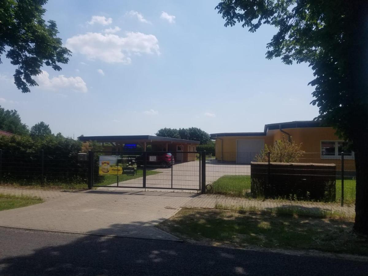 Ferienhaus Zum Imker Velten Exterior foto