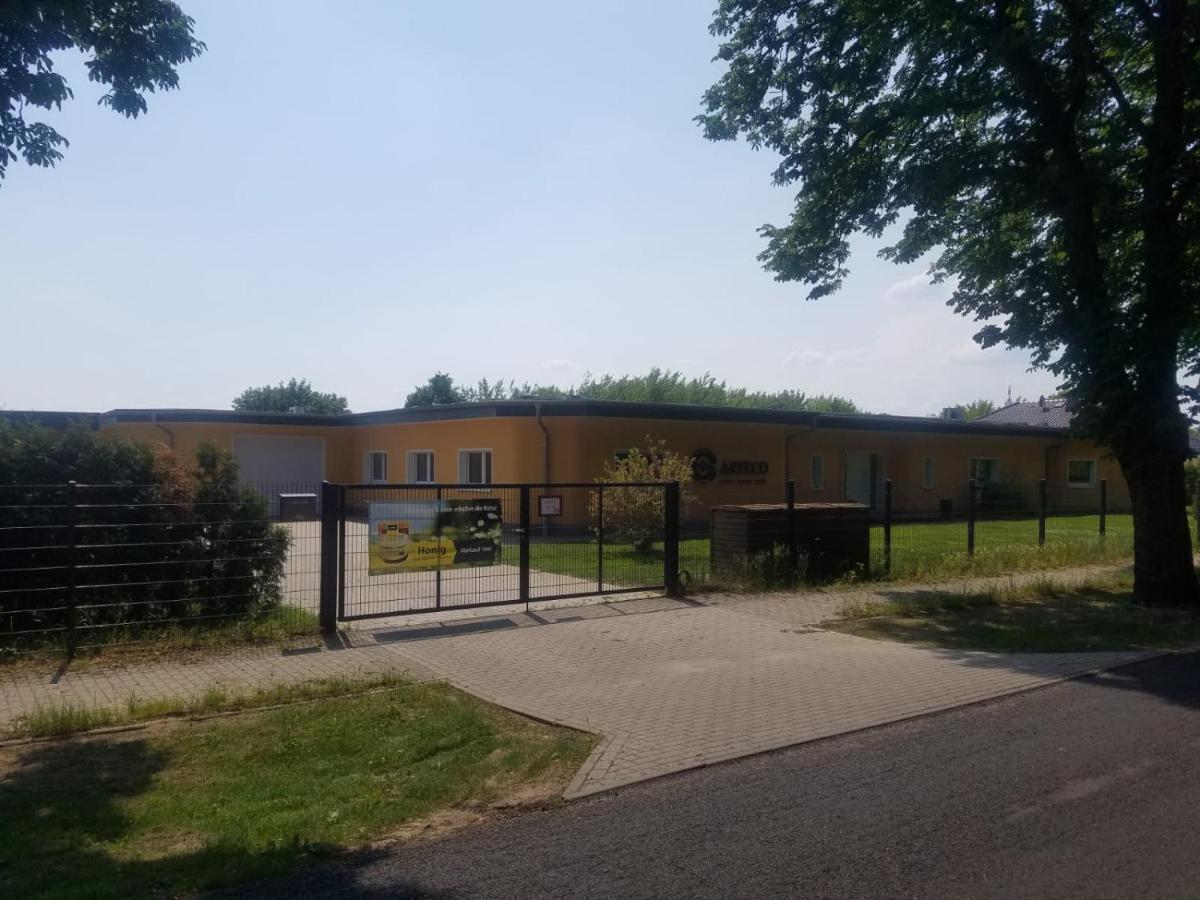 Ferienhaus Zum Imker Velten Exterior foto